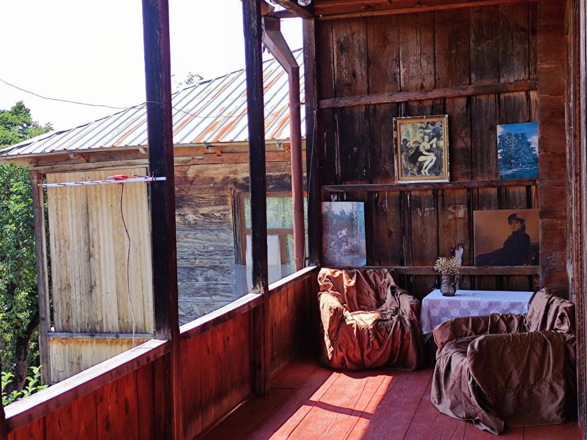 Racha Chogovadze'S Guest House Ambrolauri Exterior photo